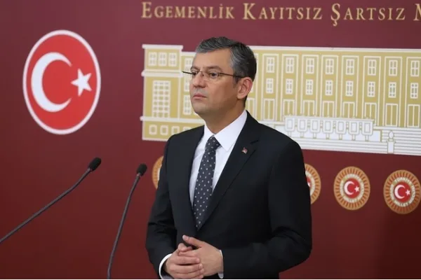 Özel, T24 hakkında verilen kapatma kararına tepki gösterdi