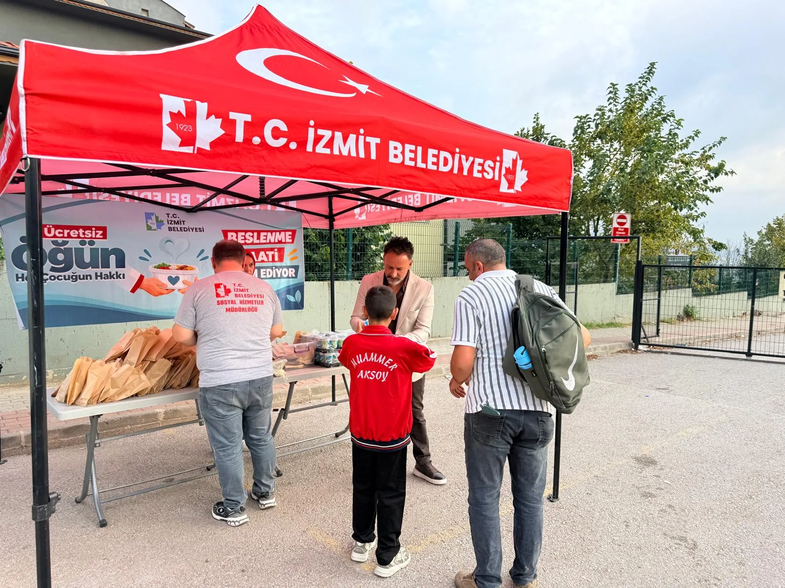 İzmit Belediyesi'nin Beslenme Saati Projesi devam ediyor