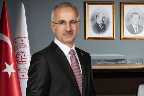 Bakan Uraloğlu, eski AK Parti Isparta İl Başkanı Gülcemal’i ziyaret etti