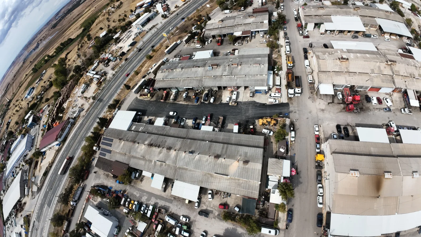 Başkan Özcan, Keşan Sanayi Sitesi’ndeki asfalt çalışmalarını inceledi
