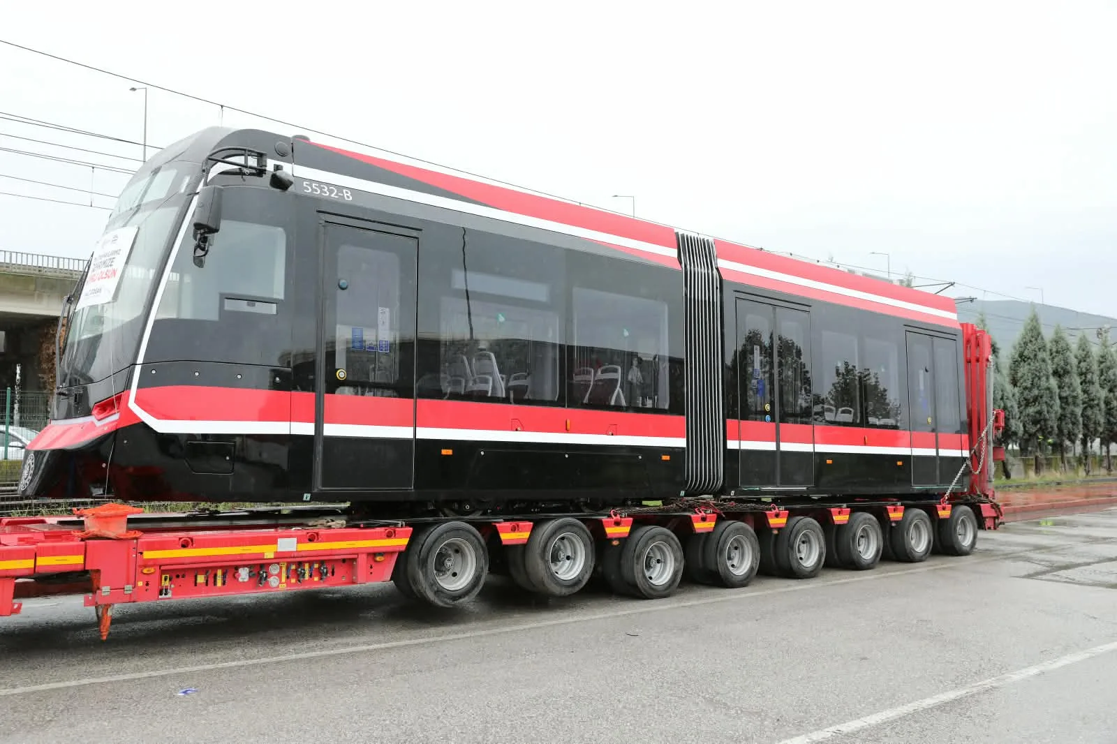 Samsun’a 12 yeni tramvaydan üçüncüsü ulaştı