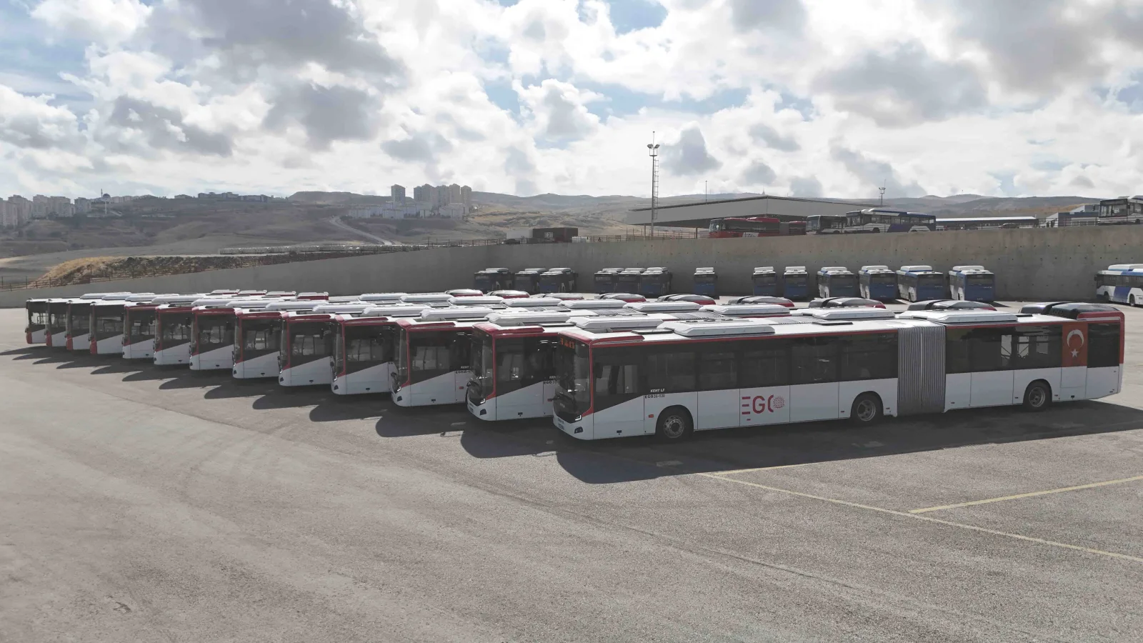 EGO filosuna 13 yeni otobüs daha katıldı