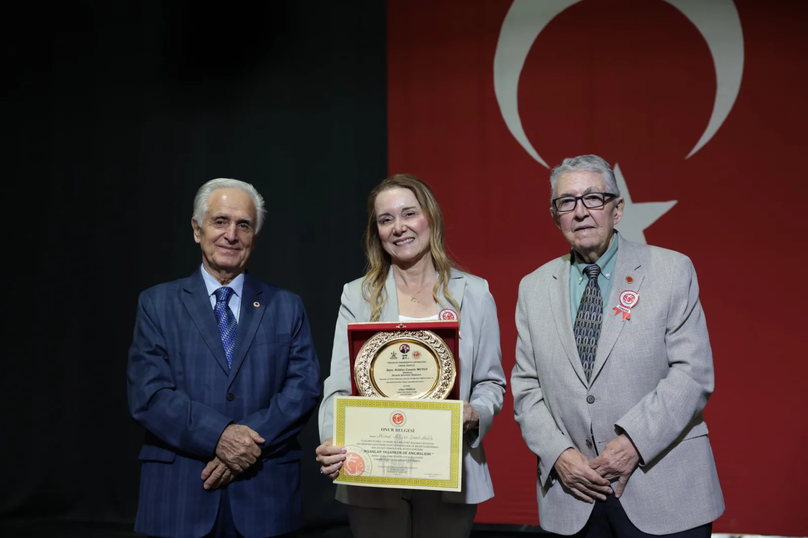 TÜRFAD İzmir Şubesinin 27. ödül töreni Konak'ta düzenlendi
