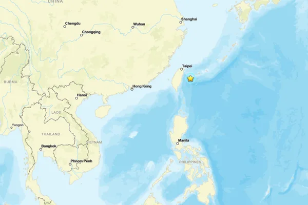 Japonya'da Yonakuni Adası'nın 74 km güneyinde