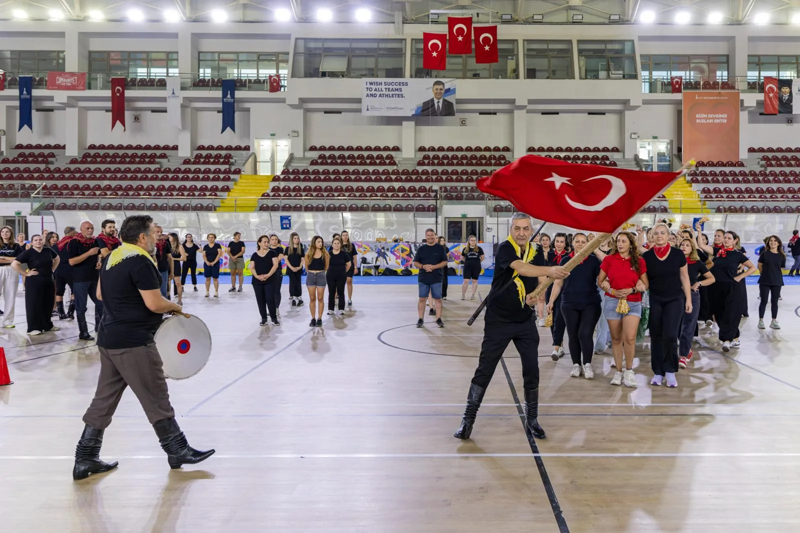 İzmir’de ücretsiz zeybek kurslarında yeni dönem başlıyor