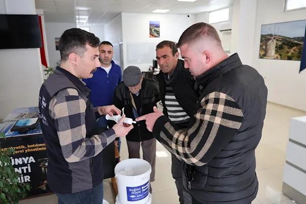 İzmir'de tarım ekipleri üreticilere saha desteği sağlıyor