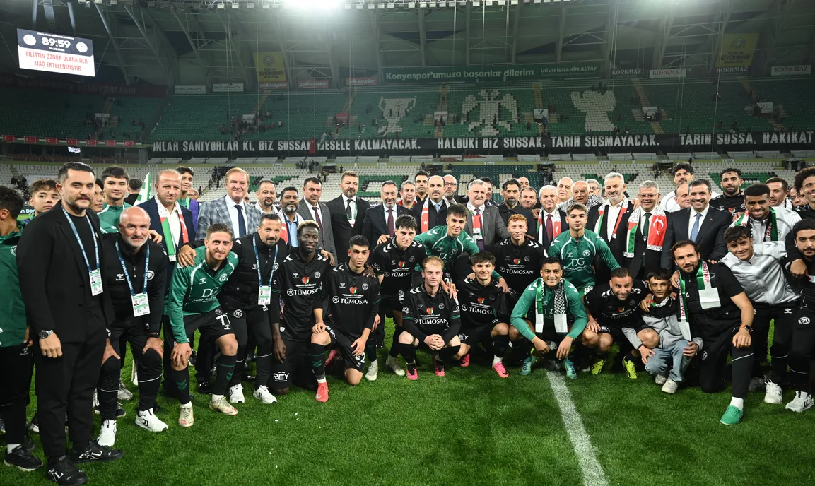 Konya’da Konyaspor ile Filistin Milli Takımı dostluk maçında karşılaştı