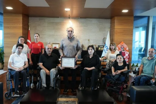Engellilerden Başkan Kotan’a erişilebilirlik çalışmaları için teşekkür