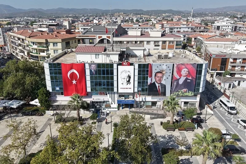 Menderes’te okul kantinlerinde son kullanma tarihi ve hijyen denetimi yapıldı