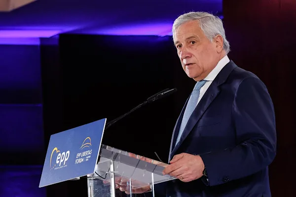 Tajani, İran Dışişleri Bakanı Arakçi ile görüşme gerçekleştirdi