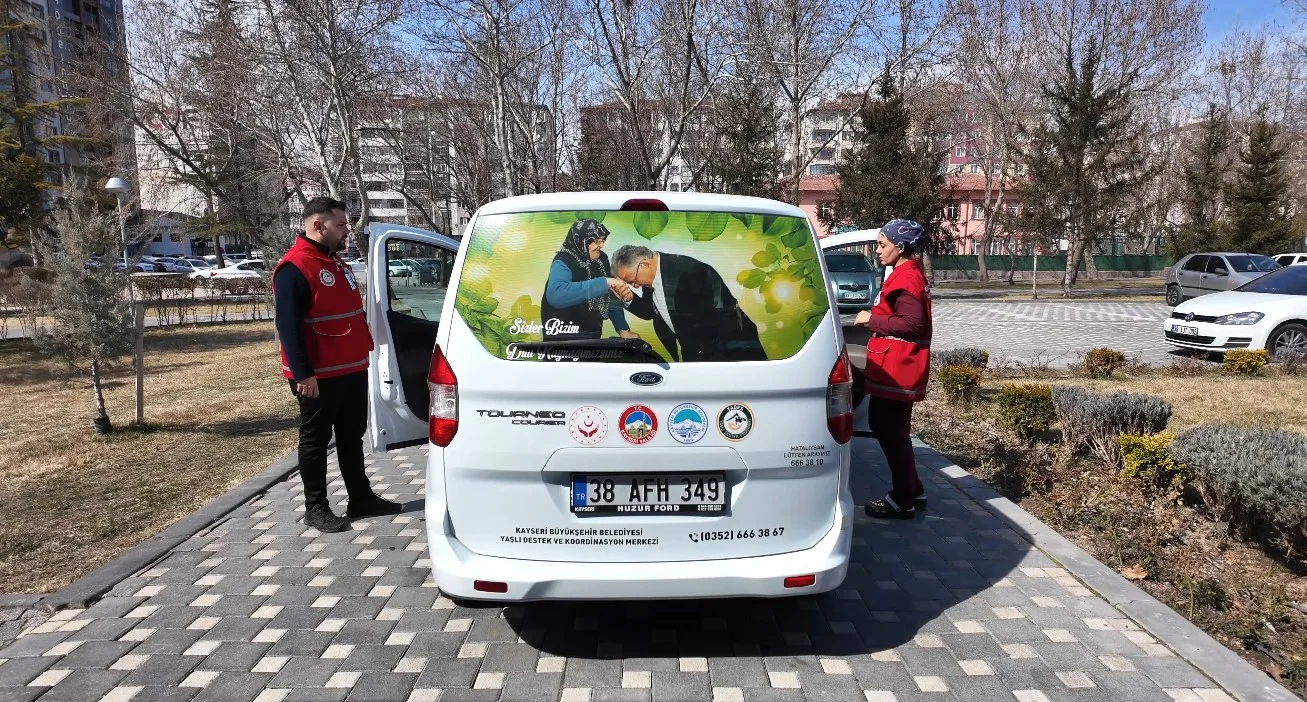 Büyükkılıç, yaşlı ve emeklilere yönelik Kayseri Büyükşehir Belediyesi hizmetlerini anlattı