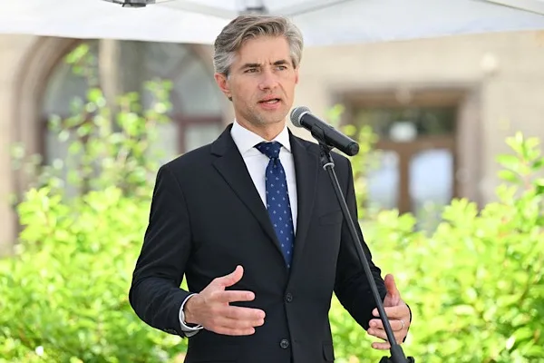Budrys: Her Ukraynalı çocuk evine dönmeli