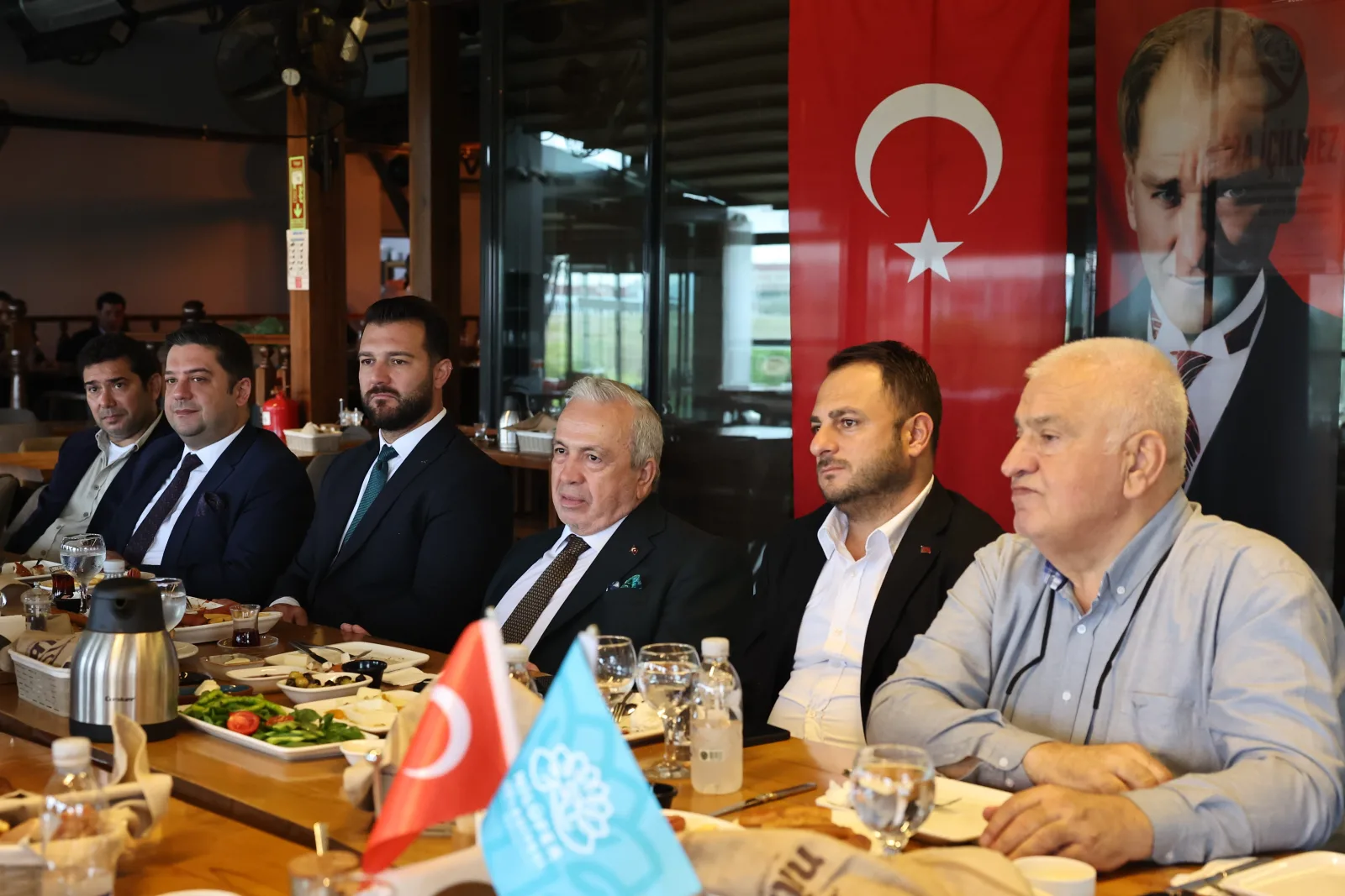 Başkan Özdemir, Bursaspor tribün liderleriyle kulübün geleceğini görüştü