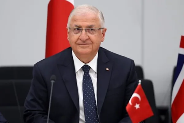 Bakan Güler, Deniz Kuvvetleri Komutanı Tatlıoğlu’nu kabul etti