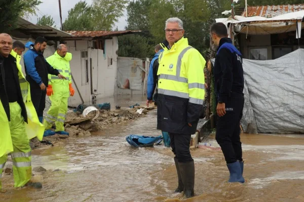 Mudanya’da sağanak sonrası Esence ve Yalıçiftlik’te taşkınlara müd