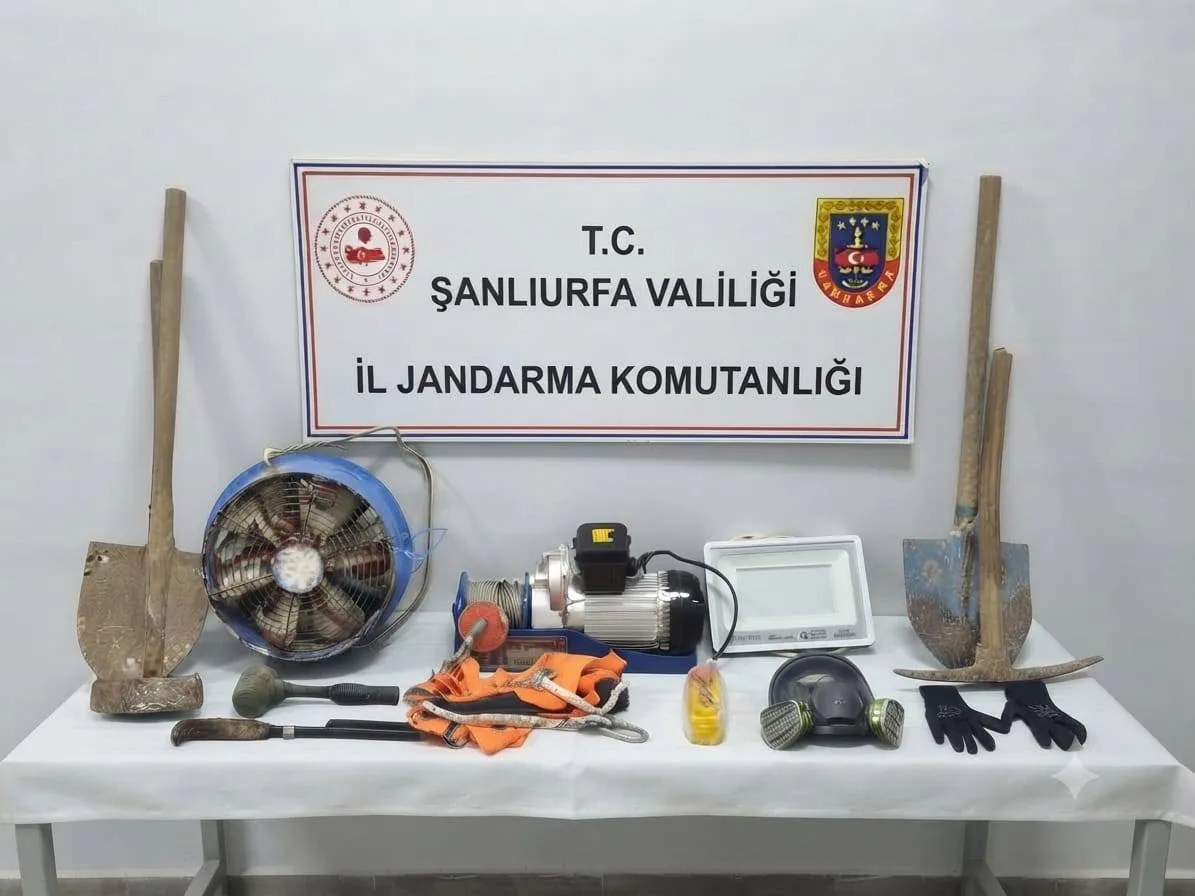Eyyübiye'de evin içinde 25 metrelik kaçak kazı: 2 şüpheli yakalandı