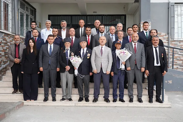 Orhangazi'de Gaziler Günü kapsamında öğrencilerle gaziler bir araya geldi