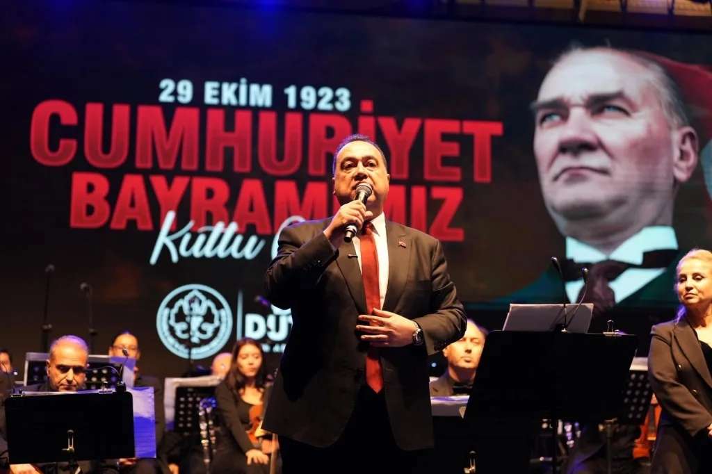 Dutlulu, Manisalıları Cumhuriyet’in 103. yılını kutlamak için meydanlara davet etti