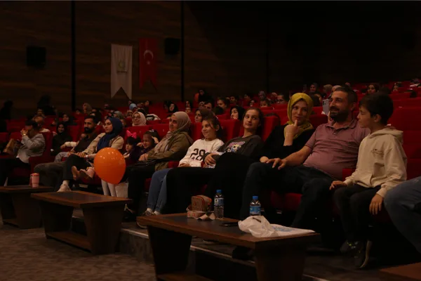 Çayırova 7. Kitap Günleri’nde çocuklar vantrolog gösterisiyle eğlendi