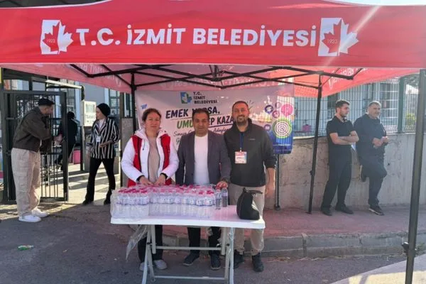İzmit Belediyesi, 2026-KPSS Ön Lisans adaylarına sınav öncesi destek verdi