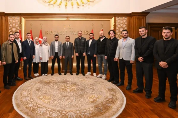Kocaeli Kent Konseyi Gençlik Meclisi Başkanı Mustafa Berat Ercan’dan Vali Aktaş’a ziyaret