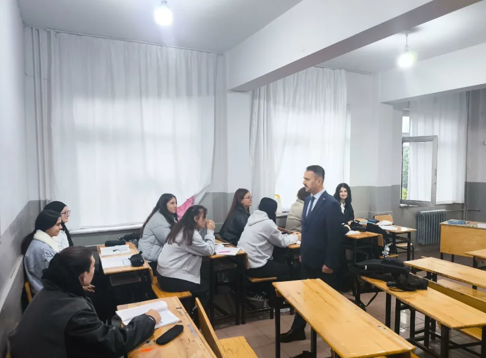Kocaeli Valisi Aktaş, güne okul denetimiyle başladı