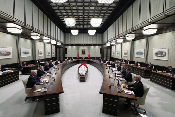Cumhurbaşkanlığı Kabinesi, Erdoğan başkanlığında toplandı