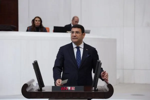 İdris Şahin: İtiraz edenleri susturan yönetim, tehl