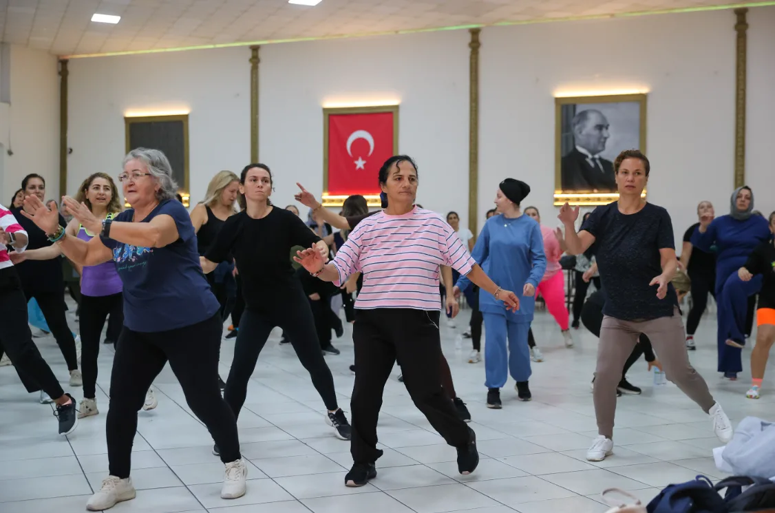 Buca’da kadınlara yönelik ücretsiz pilates ve zumba kurslarına yoğun ilgi