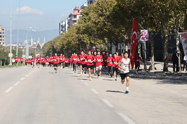 Nilüfer’de Cumhuriyet Koşusu’na 68 okuldan bin 749 öğrenci katıldı