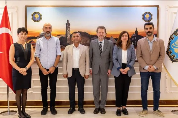Kuzey Makedonya’nın Ankara Büyükelçisi Manasijevski, Diyarbakır Büyükşehir Belediyesini ziyaret etti