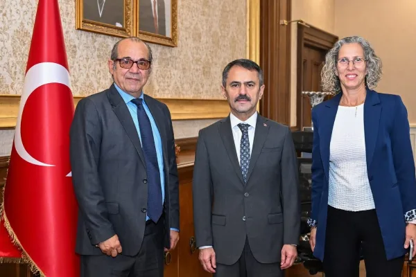 Belma Özgen Akbay ve Levent Akbay, Kocaeli Valisi Aktaş’ı ziyaret etti