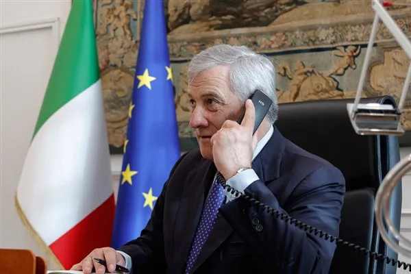 Tajani: İtalya, Wainwright üssü yangını sonrası Kanada hükümeti ve halkının yanında