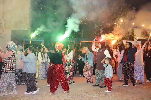İzmit’te 4’üncü Geleneksel Pat Pat Festivali Şalvar Gecesi’yle başladı