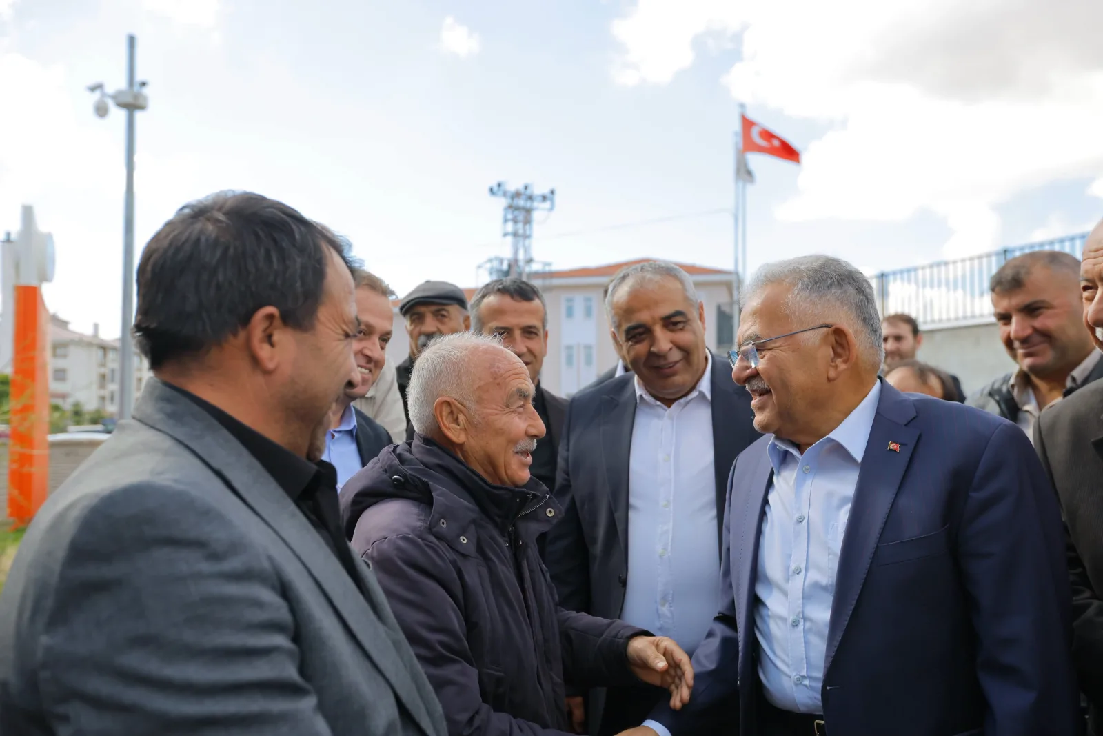Büyükkılıç, Sarız ve Pınarbaşı'nda muhtarlarla ihtiyaçları görüştü