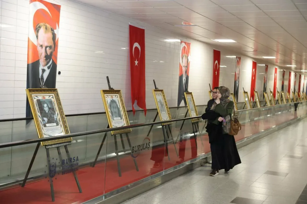 Bursa’da “Cumhuriyetin Yüzleri” sergisi 49 görselle açıldı