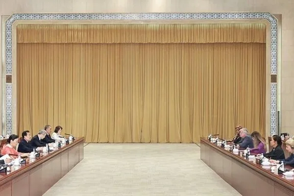Kadın diplomatların Xinjiang gezisine 40 ülke ve 10 uluslararası kuruluştan 69 kişi katıldı