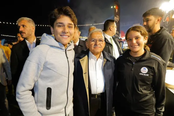 Başkan Büyükkılıç, 4. Kayseri Gastronomi Günleri’nde vatandaşlarla buluştu
