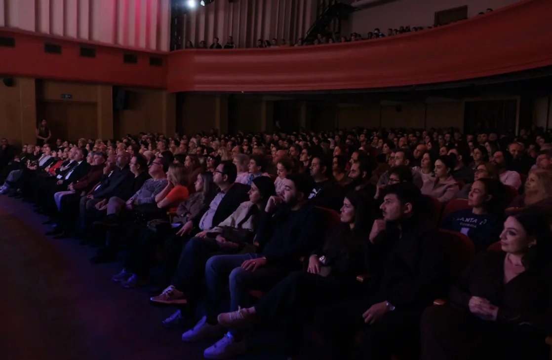 Eskişehir Şehir Tiyatroları’nın “Kendime Kıyamam” oyunu Adana’da beğenildi