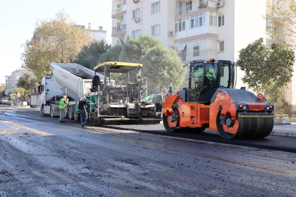 İzmir'de Bayraklı-Bornova arasındaki 5 kilometrelik yol yenileniyor