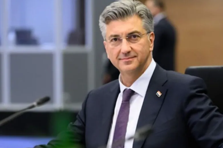 Plenkovic, Romanya Başbakanlığına getirilen Niculescu’yu tebrik etti