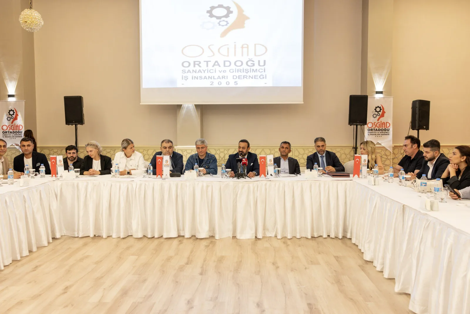 Emin Ay: Ermenistan heyetiyle buluşma halklar arası ilişkilere katkı sunacak