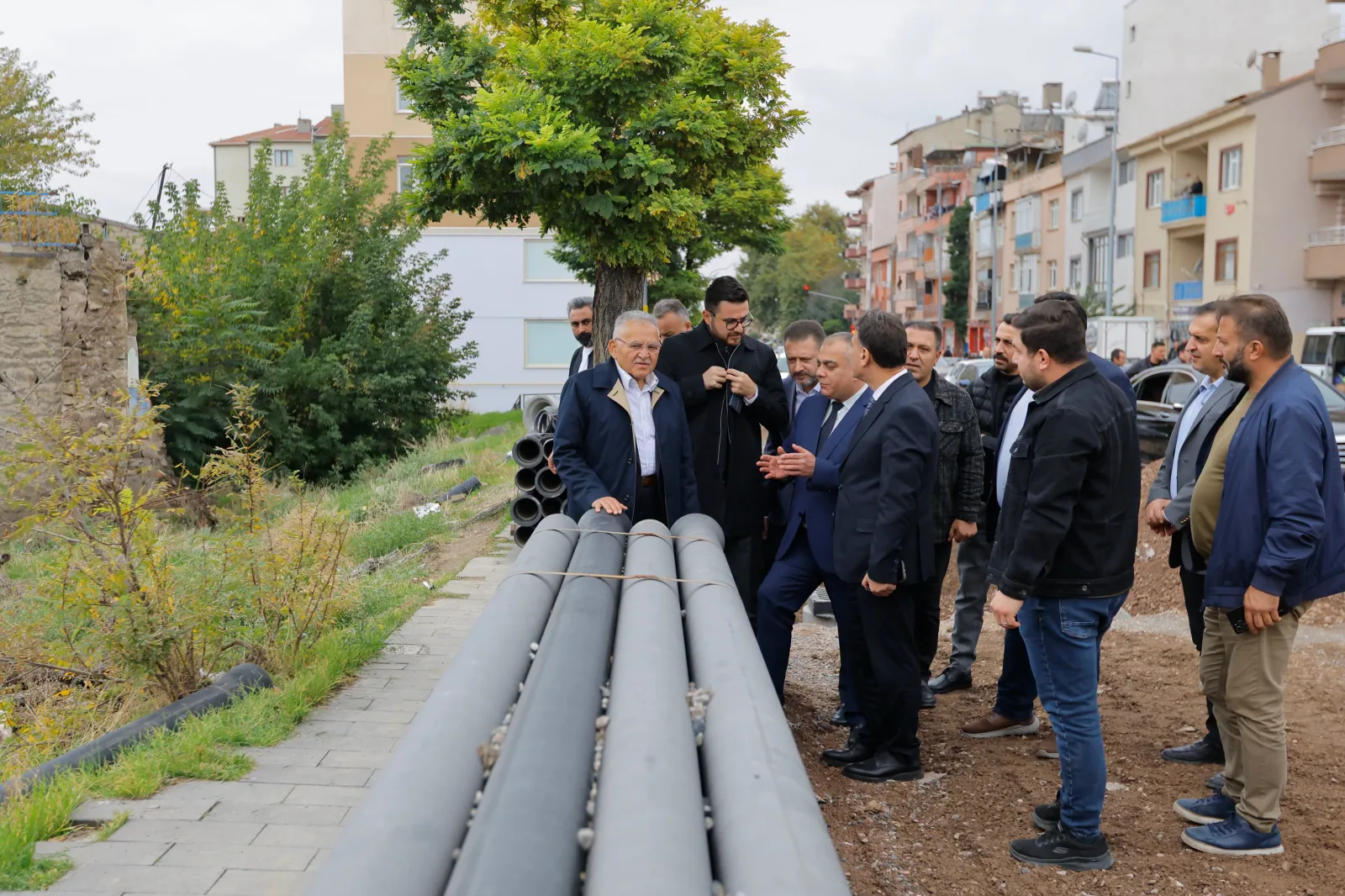Büyükkılıç, Develi’de 15 kilometrelik altyapı çalışmalarını yerinde inceledi
