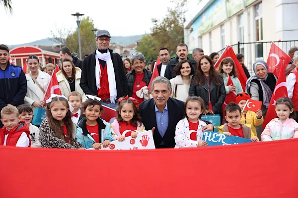 Gemlik’te kreş öğrencileri 29 Ekim Cumhuriyet Bayramı’nı kutladı