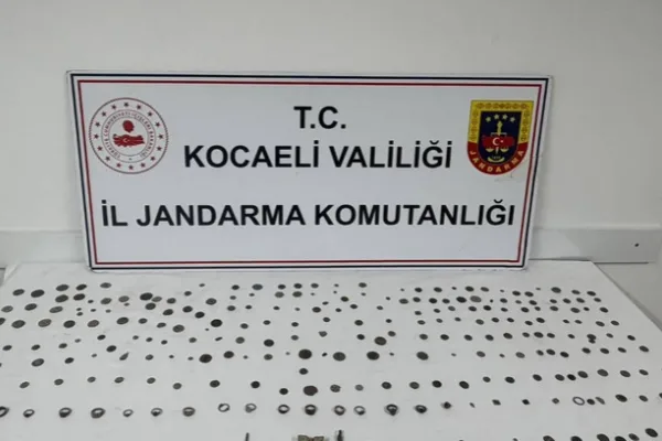 Kocaeli'de araçta Roma ve Hellenistik dönemlere ait 271 parça ele geçirildi