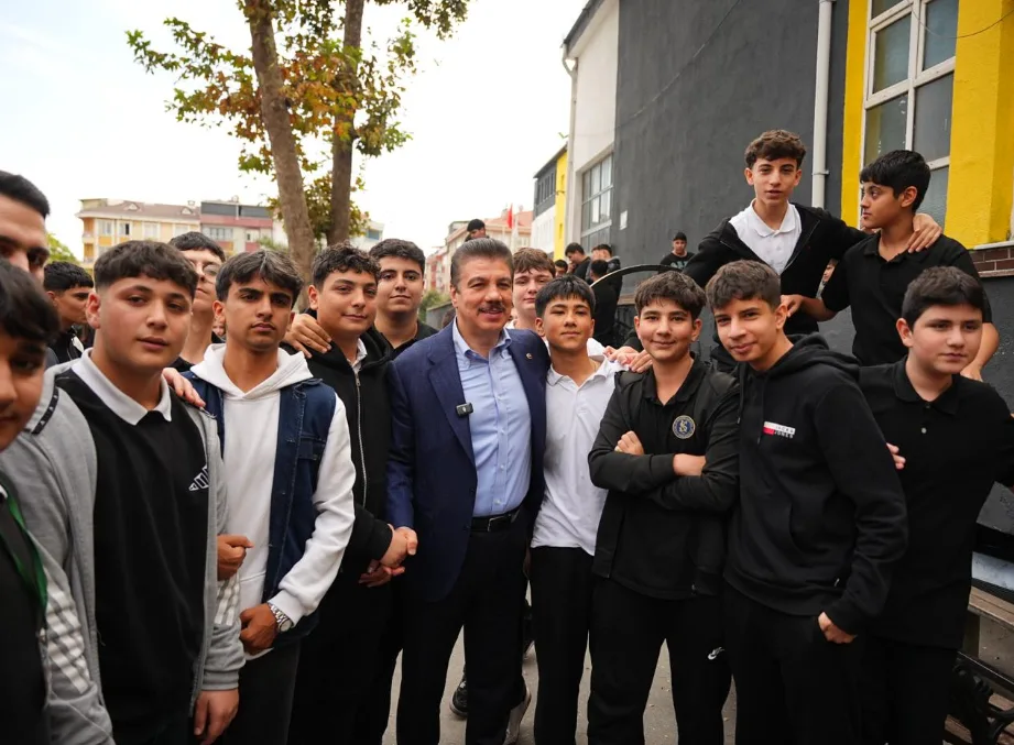 AK Parti İstanbul milletvekilleri Ataşehir, Bahçelievler ve Sarıyer’de vatandaşlarla buluştu