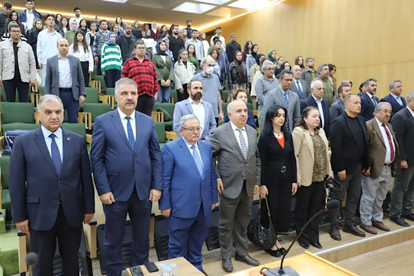 Fırat Üniversitesi’nde Cumhuriyet’in 103. yılı kapsamında konferans düzenlendi