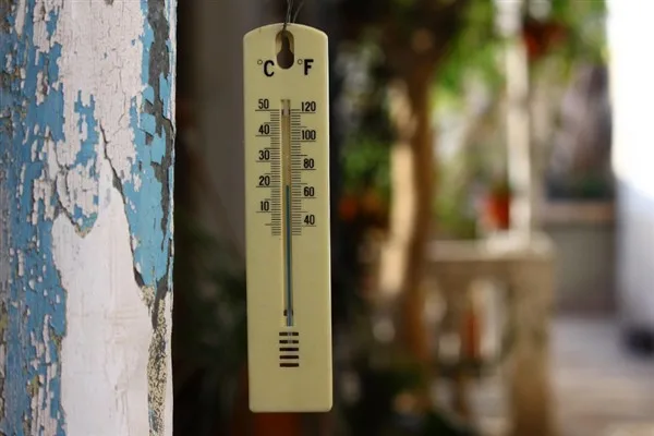 Hava sıcaklıklarının salı gününden itibaren güney ve batıda azalması bekleniyor