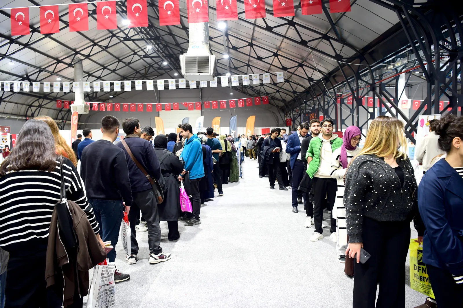 12. Malatya Kitap Fuarı'nda yazarlar ve okurlar buluşuyor