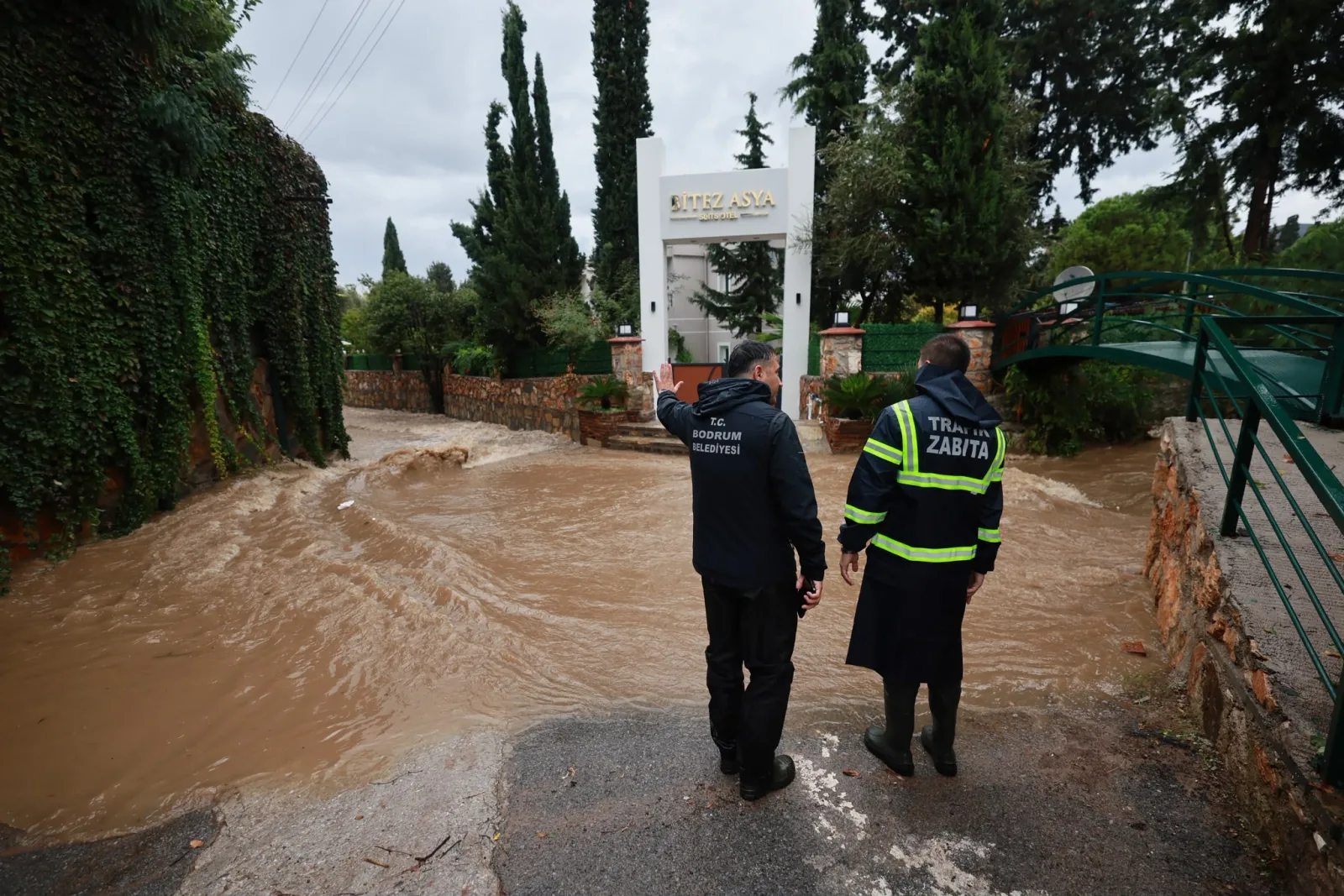 Bodrum’da yoğun yağışın ardından belediye ve kurum ekipleri sahada inceleme yaptı